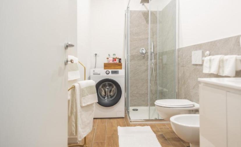 Lora Diamond Suite ,Free Parking, Self Check In,3 Como Eksteriør billede