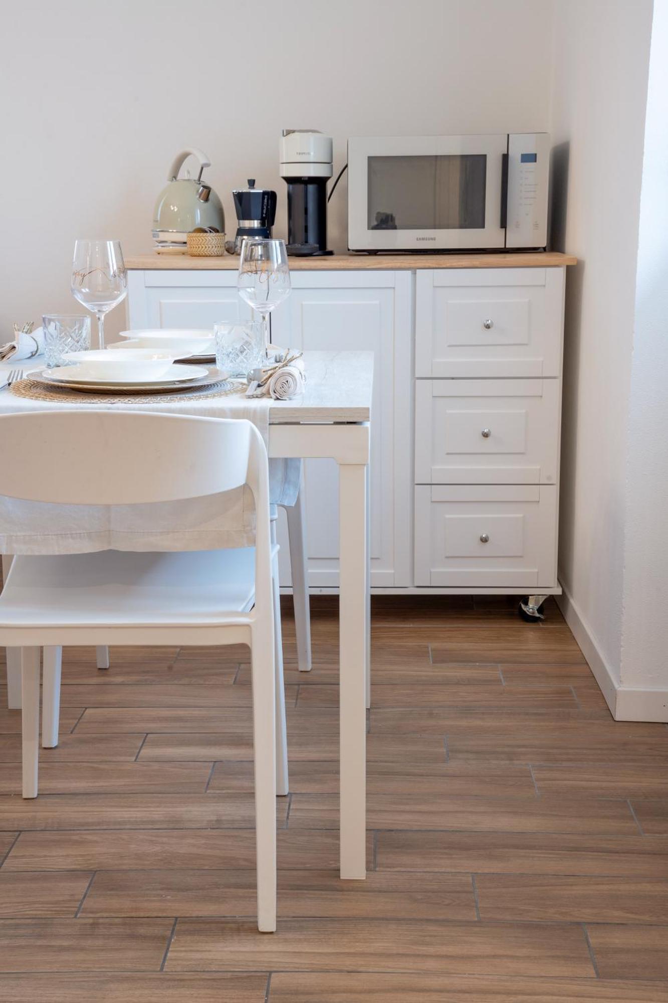 Lora Diamond Suite ,Free Parking, Self Check In,3 Como Eksteriør billede