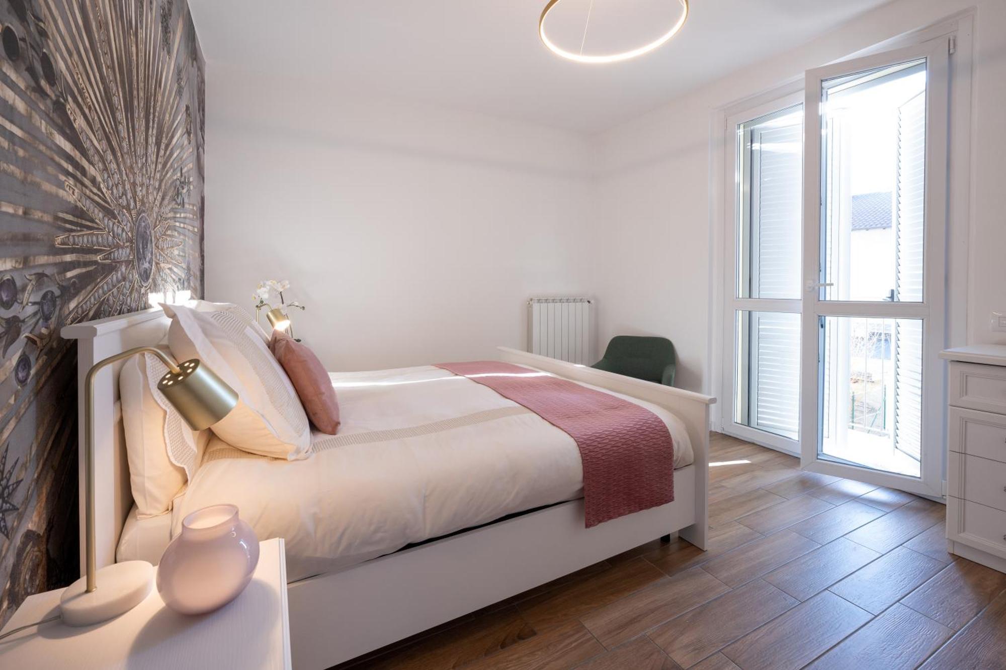 Lora Diamond Suite ,Free Parking, Self Check In,3 Como Eksteriør billede